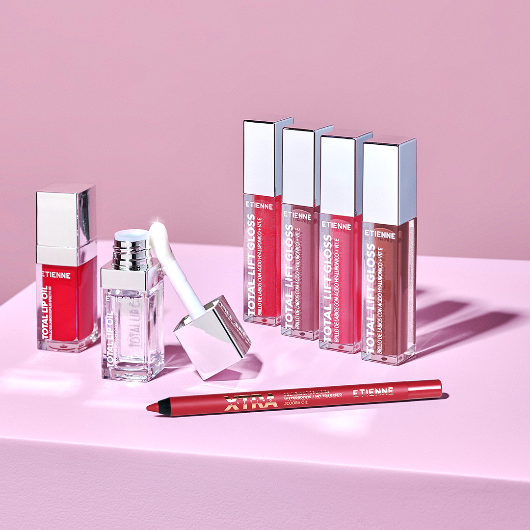 LIP COLLECTION BOX: 4 Total Lift Gloss, 2 Total Lip Oil y 4 Xtra Lip Liner