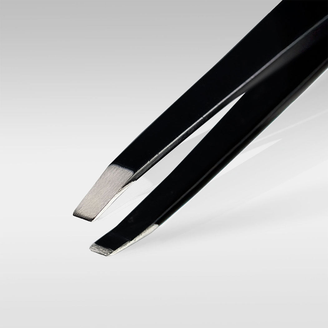 Etienne Pinza De Cejas De Punta Recta